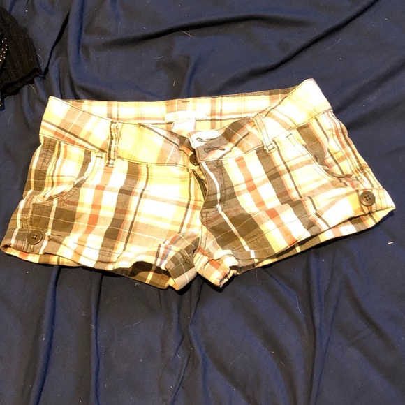 Brown and white shorts - Picture 1 of 1